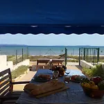 Le Surplage Motel Hyères