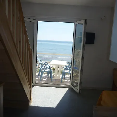 Le Surplage 모텔 *