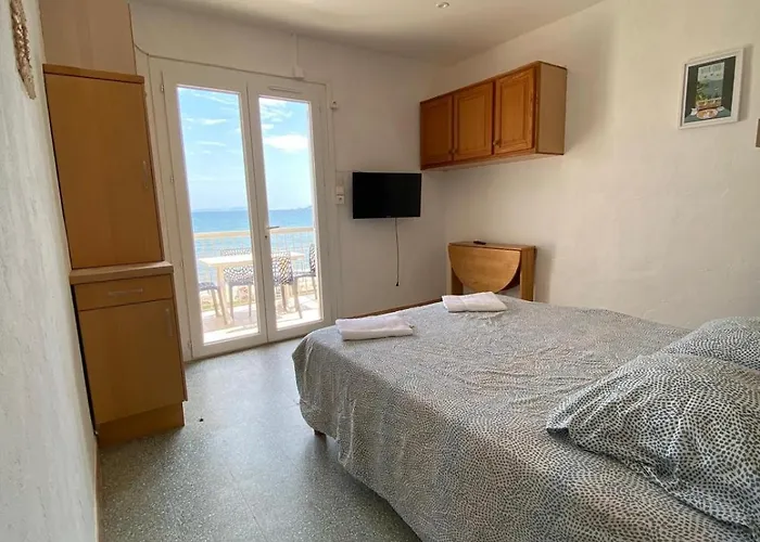 Le Surplage Motel Hyères