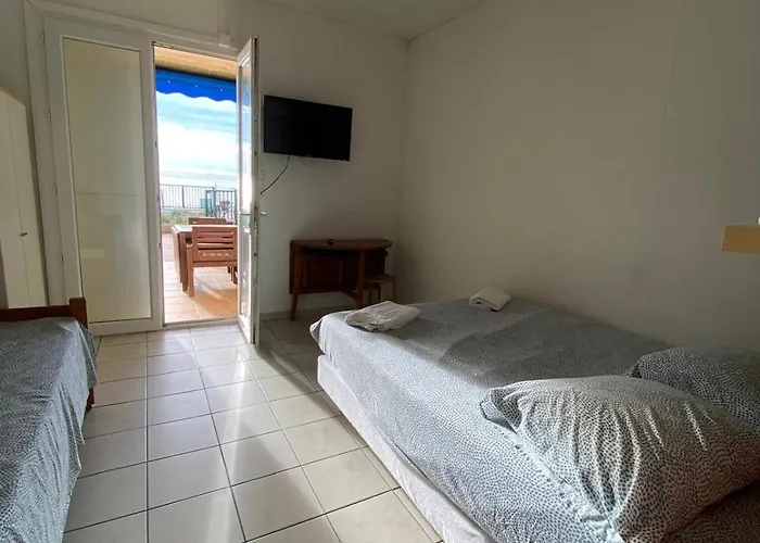 Le Surplage Motel Hyères